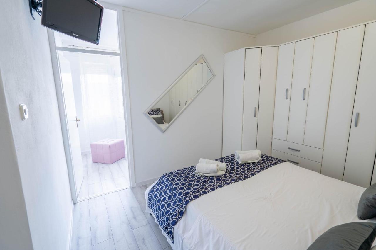 Appartamento Apartman M Knin Esterno foto