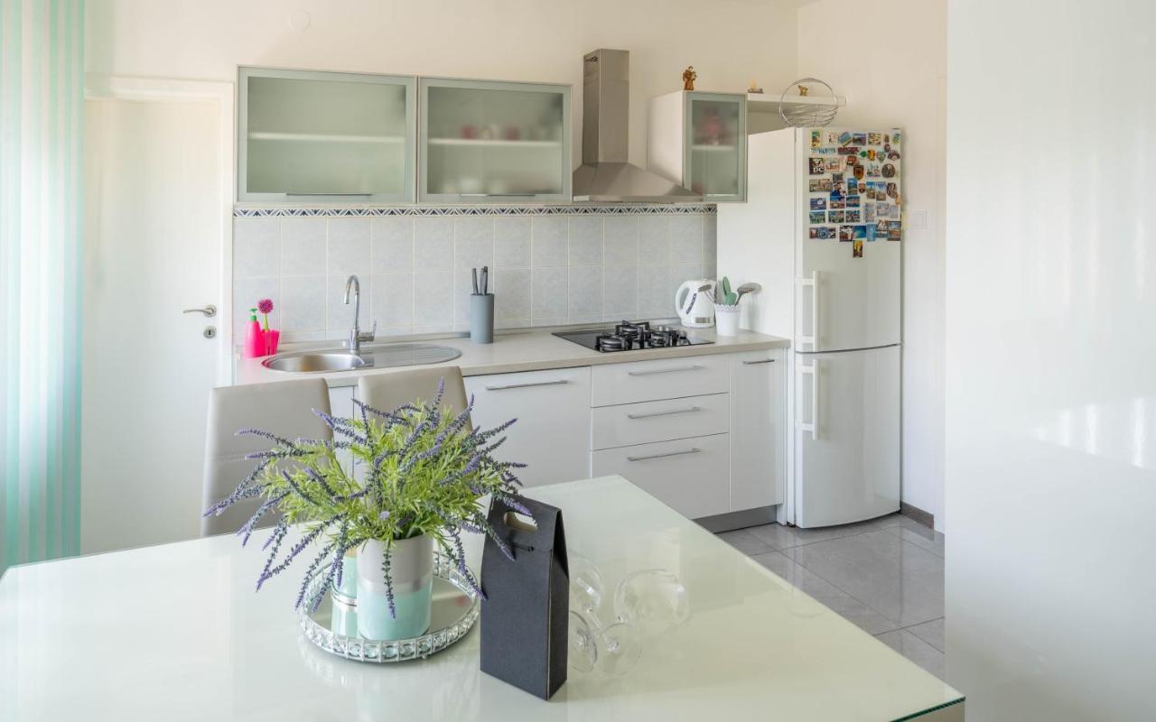 Appartamento Apartman M Knin Esterno foto