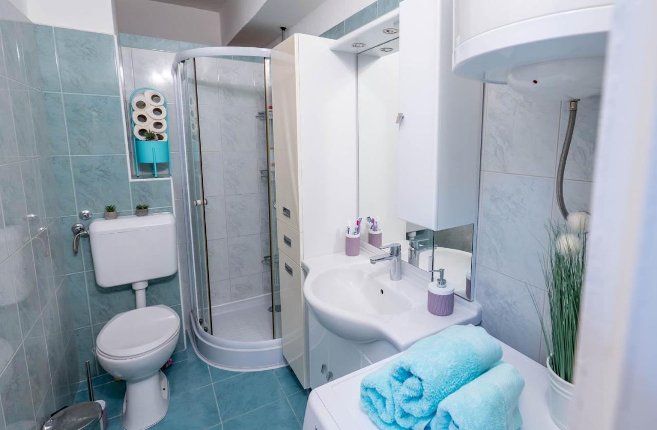 Appartamento Apartman M Knin Esterno foto