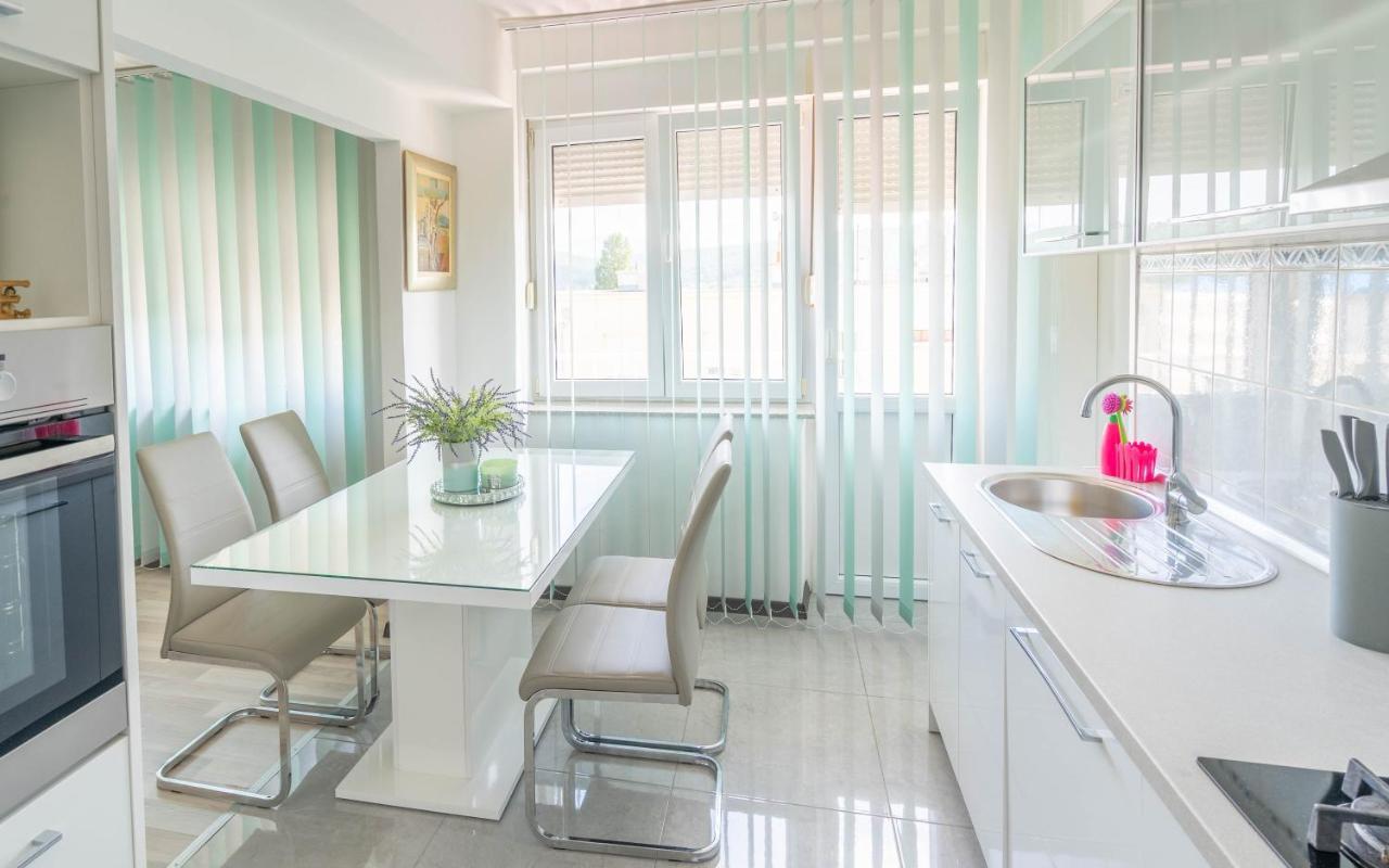 Appartamento Apartman M Knin Esterno foto